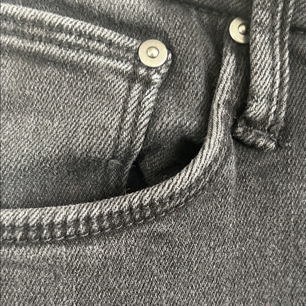Time and Tru Black High-Rise Wide-Leg Jeans with Raw Hem - Picture 4 of 7